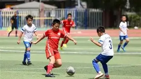 詹姆斯分享经历：防守对决至深度互动，今日与DFS的非凡亲密接触